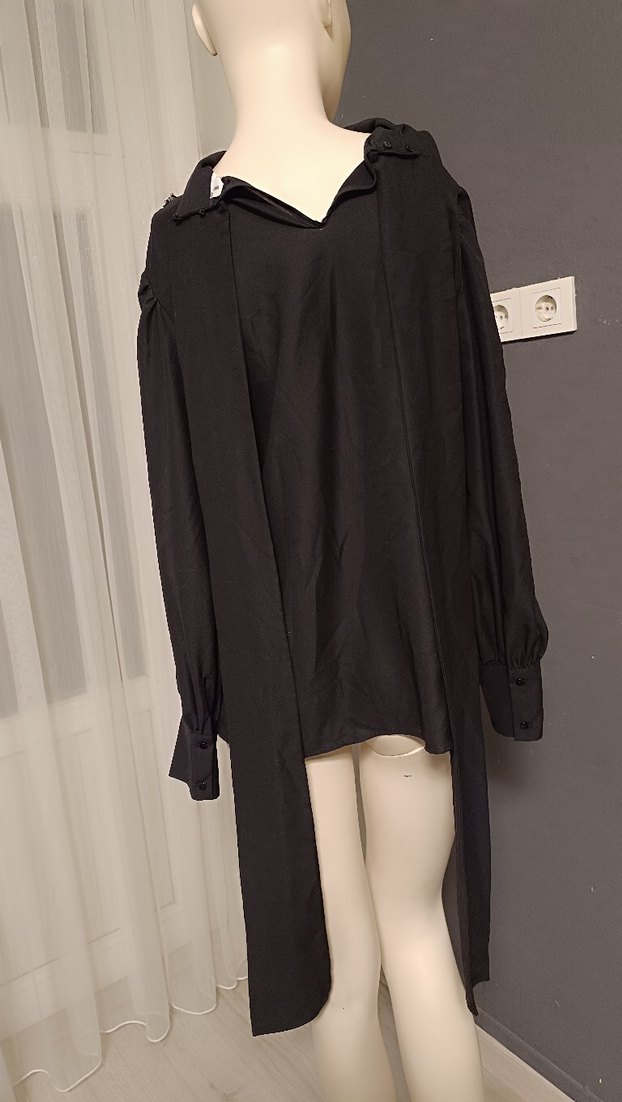 Zincir Detaylı Siyah Uzun Kollu Bluz - Görsel 5