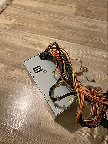 Beden Renk FSP 300W PSU 80+ Standart