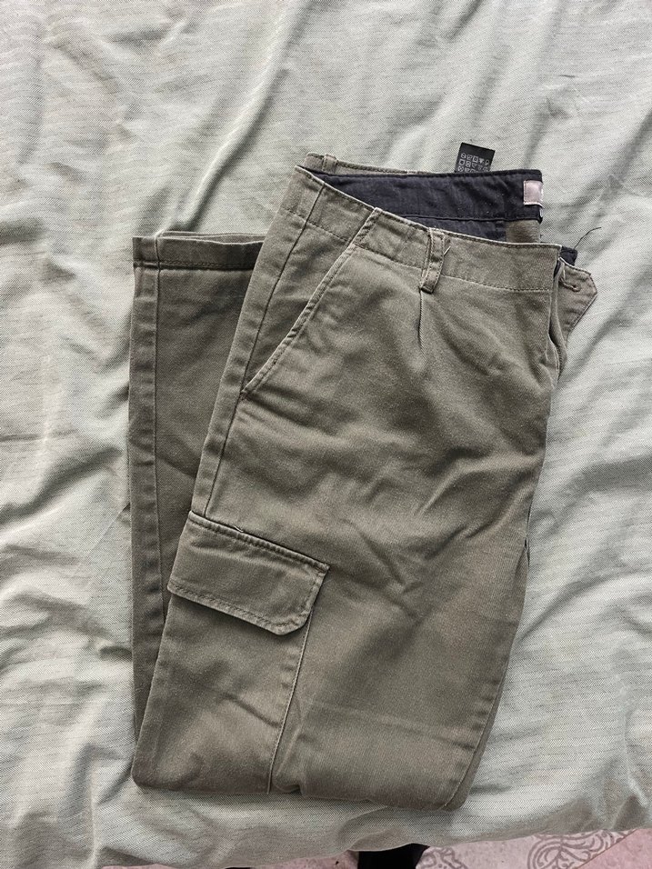 Haki yeşil kargo Pull&Bear erkek pantolon - Görsel 4