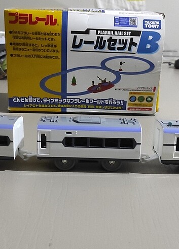  Takara Tomy Tren. 