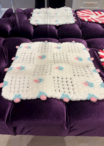 Kırmızı Beyaz Örgü Yuvarlak Minder - Görsel 4