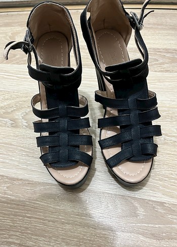 Tokalı Siyah Platform Topuklu Kadın Ayakkabı - Görsel 3