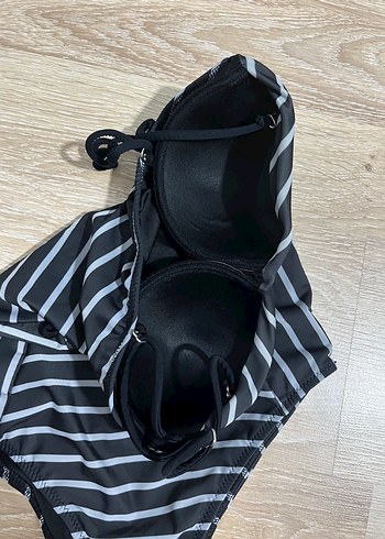 xs Beden Zebra Desenli Siyah Strappy Mayo