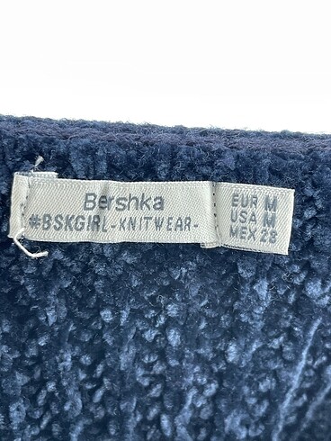 m Beden çeşitli Renk Bershka Kazak / Triko %70 İndirimli.