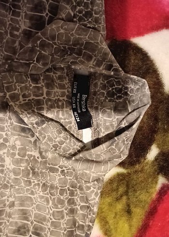 Yılan Desenli crop marka ürün sıfır - Görsel 3