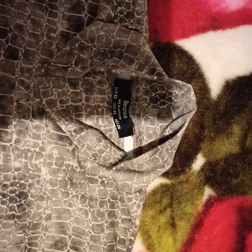 Yılan Desenli crop marka ürün sıfır - Görsel 3