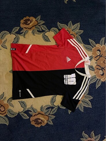 9 Yaş Beden Adidas erkek çocuk 9-10 yaş tşört