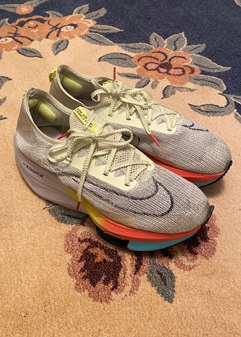 Nike ZoomX koşu ayakkabısı,