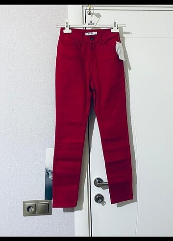 36 Beden Kırmızı Pantolon
