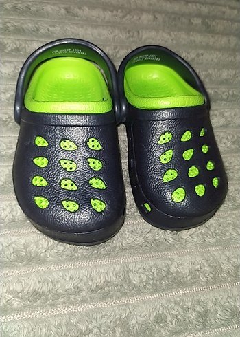 Erkek Çocuk Siyah-Yeşil Kaydırmaz Terlik - Görsel 4