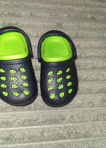 Erkek Çocuk Siyah-Yeşil Kaydırmaz Terlik - Görsel 2
