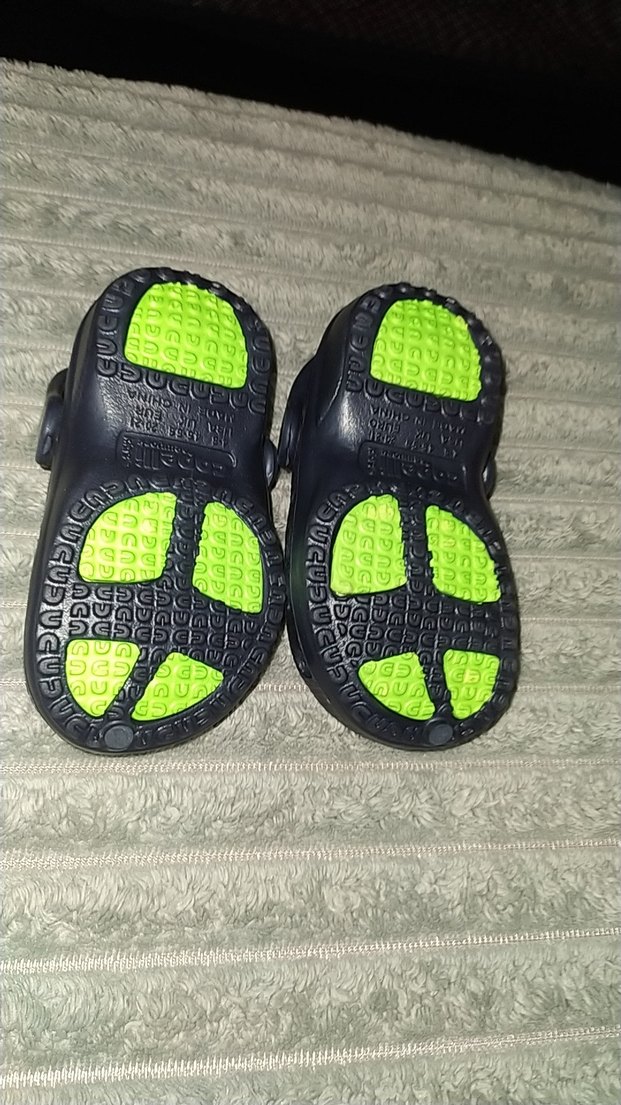 Erkek Çocuk Siyah-Yeşil Kaydırmaz Terlik - Görsel 3