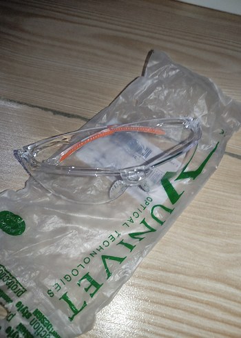 Şeffaf Beyaz Minimalist iş Gözlüğü - Görsel 2