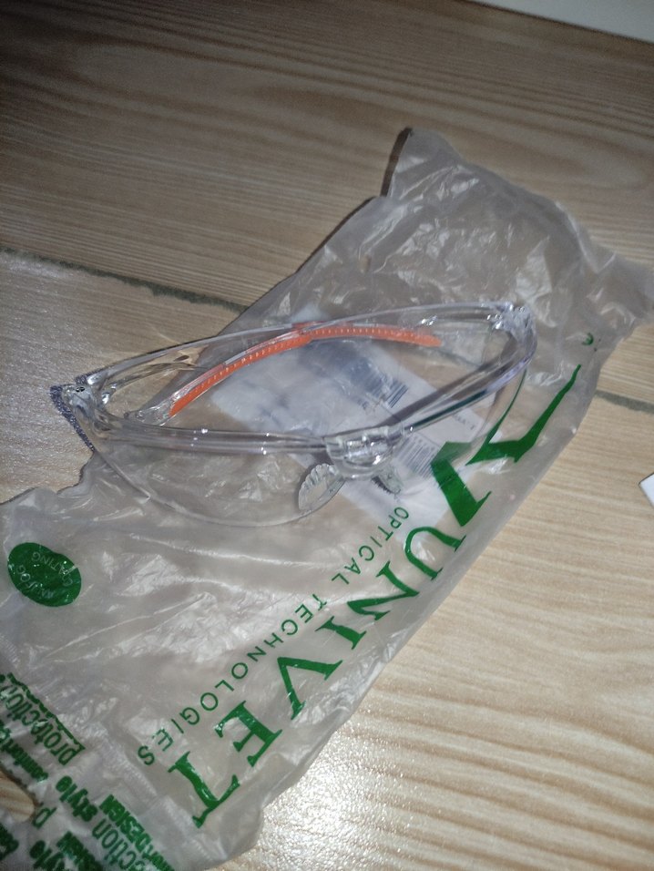 Şeffaf Beyaz Minimalist iş Gözlüğü - Görsel 2