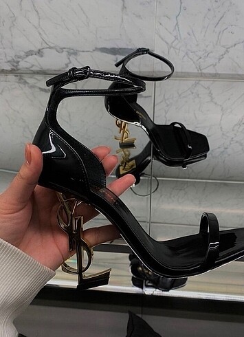 ysl topuklu ayakkabı