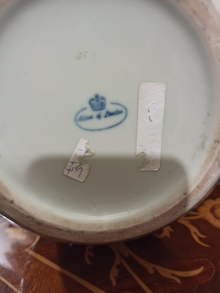 İngiliz markali Kraliyet Arması Porselen Dev Vazo - Görsel 5