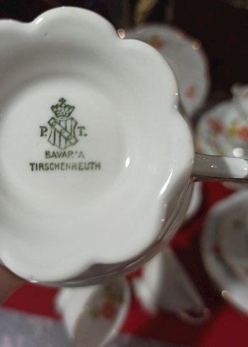 1950 ,li Almaniya,Çiçek Desenli Beyaz Porselen Çay Fincanı Seti. - Görsel 6