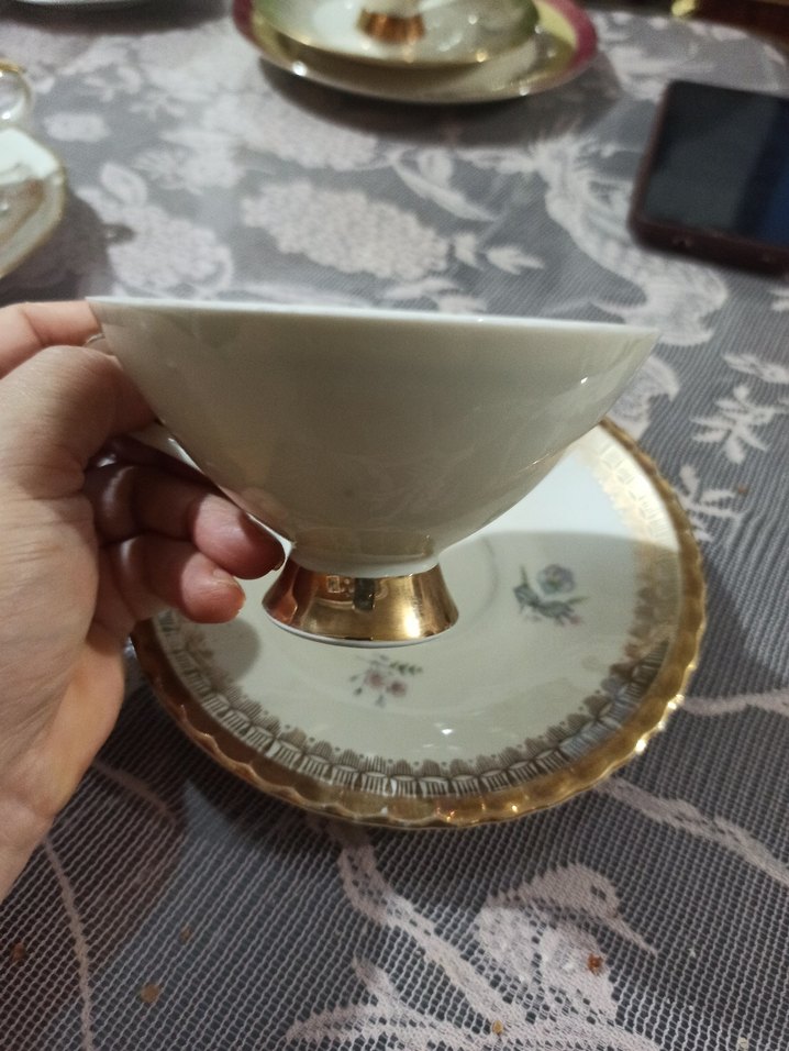 Apman ,Çiçek Desenli İnce Porselen Cay Fincani  ve Tabak - Görsel 3