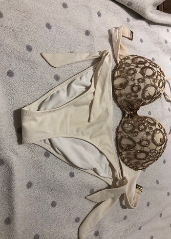 40 Beden beyaz Renk Nakışlı Bej Bohem Bikini