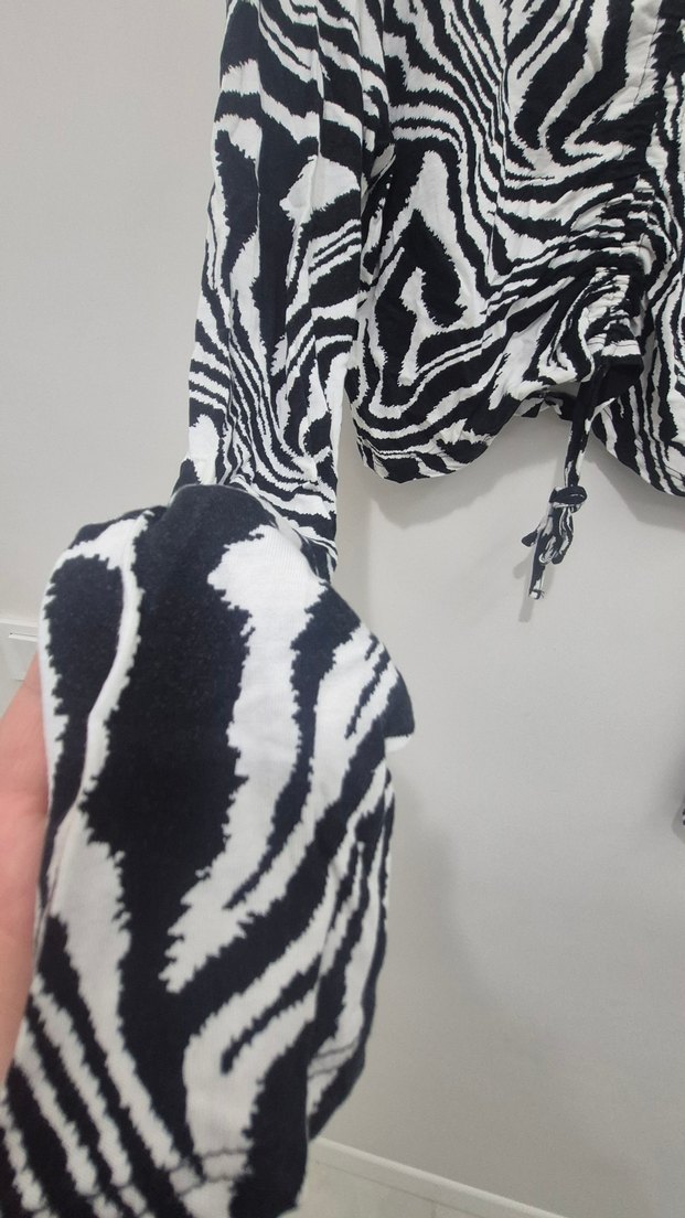 Zebra Desenli Uzun Kollu Bluz - Görsel 2
