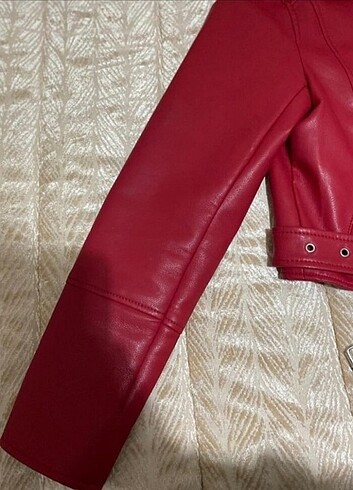 m Beden kırmızı Renk Pull&Bear Deri Ceket 