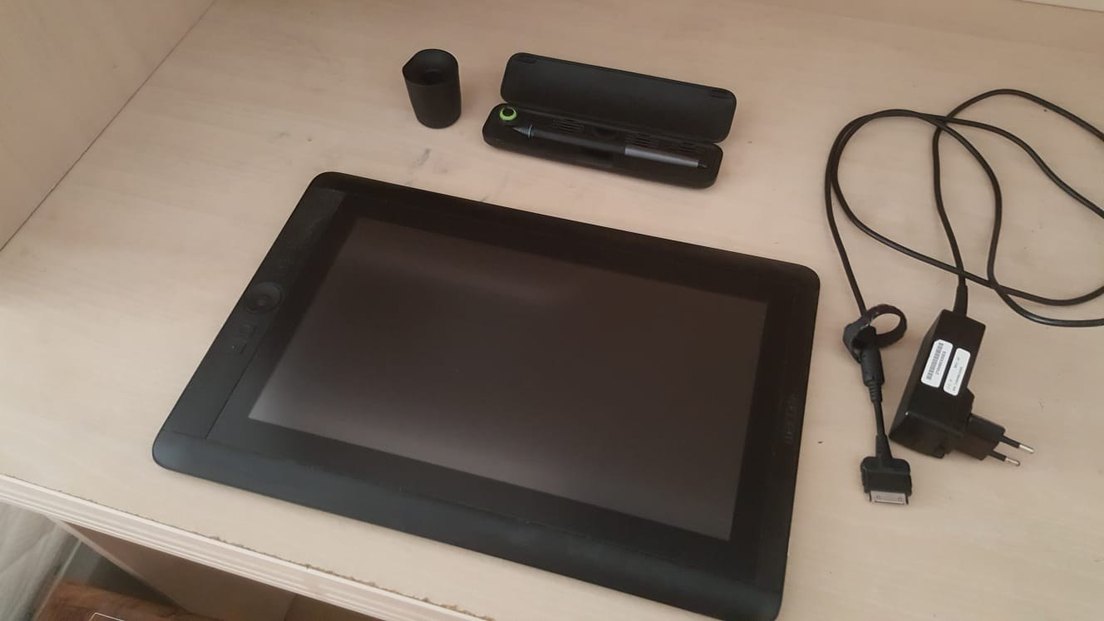 Siyah Tablet ve Şarj Cihazı marka wacom - Görsel 5
