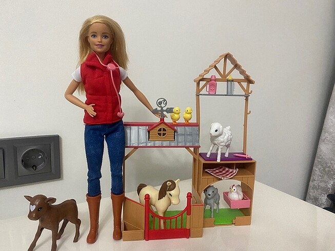  Beden Barbie ve çiftliği