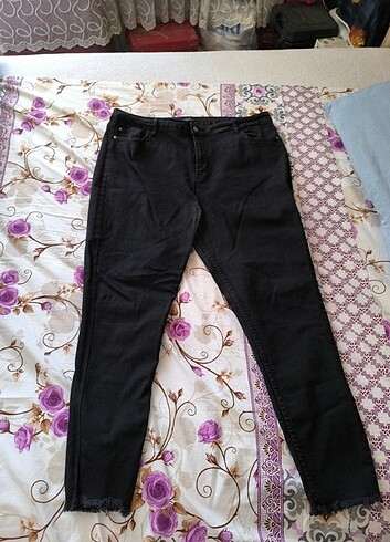 Paçası Püsküllü Pantolon 