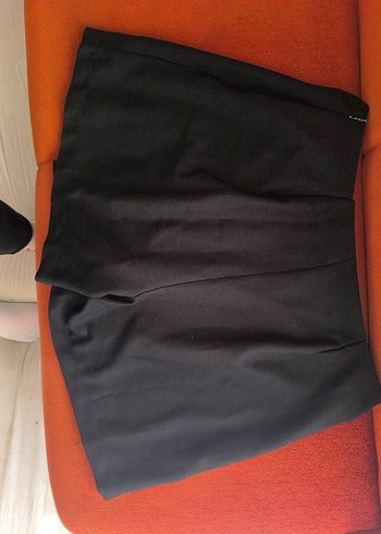 Düğmeli Siyah Şort Etek Eteği - Görsel 3