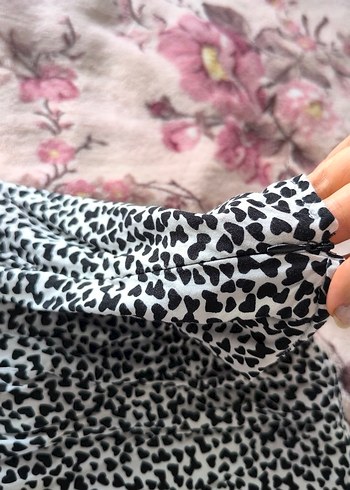 siyah yırtmaçlı dokuma viskon etek - Görsel 3