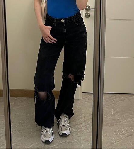 Zara yırtılmış detayli kot jeans