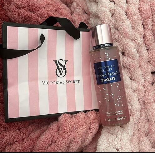 Victoria?s Secret velvet petals starlit vücut spreyi