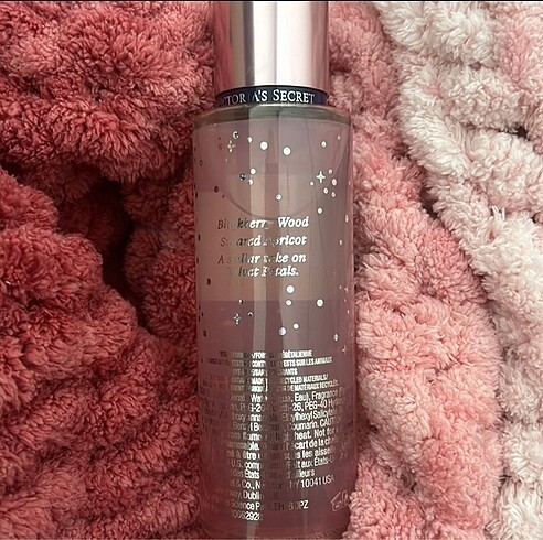 Beden Victoria?s Secret velvet petals starlit vücut spreyi