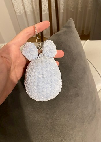 Vikvikli Tavşan Amigurumi Anahtarlık - Görsel 2