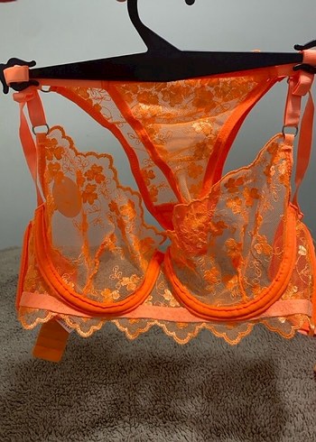 Turuncu Nakışlı Midi Bralet