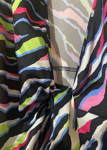 Renkli dekolte elbise - Görsel 2