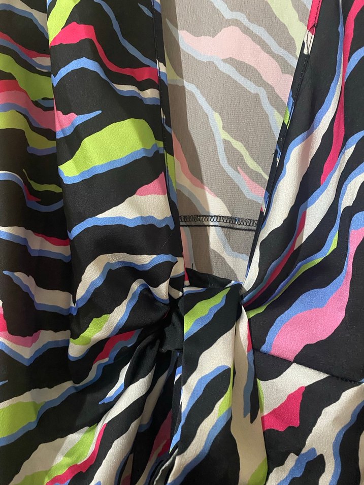 Renkli dekolte elbise - Görsel 2