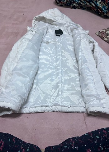 Beyaz Fermuarlı Kadın Mont - Görsel 2