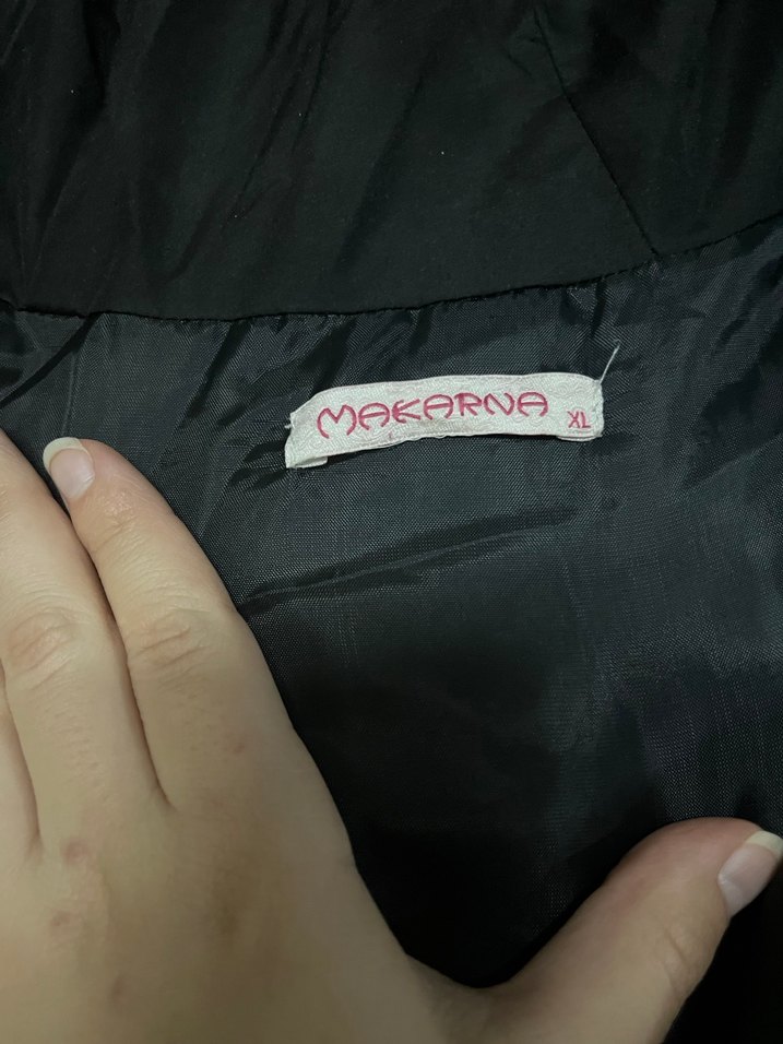 Siyah Fermuarlı Kapüşonlu Kadın Yelek - Görsel 4