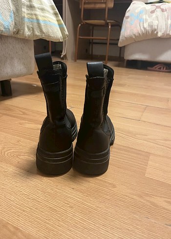 Siyah Dolgu Topuklu Lastik Bot - Görsel 2