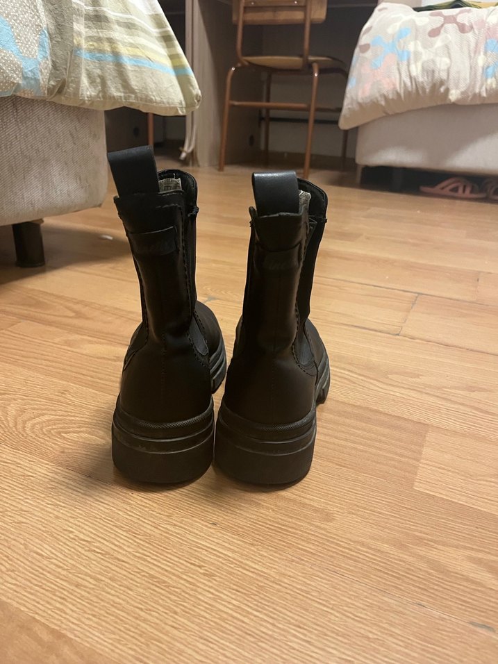 Siyah Dolgu Topuklu Lastik Bot - Görsel 2