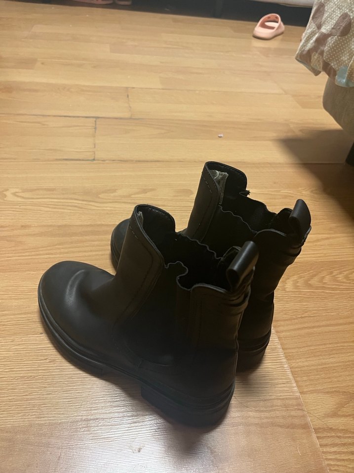 Siyah Dolgu Topuklu Lastik Bot - Görsel 3