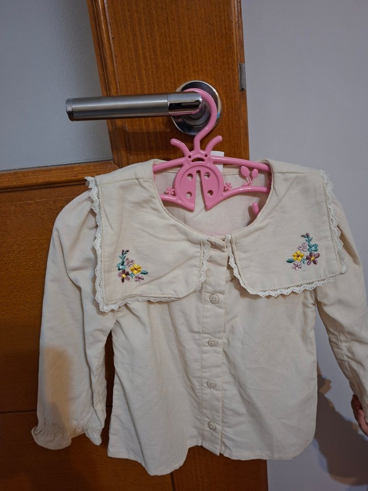 Çiçek İşlemeli Keten Kız Gömleği - Görsel 2