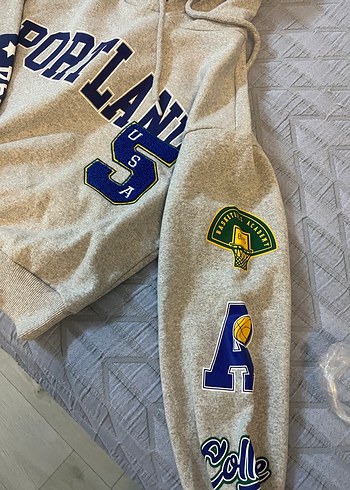 Gri Kapüşonlu Baskılı Kadın Sweatshirt - Görsel 2