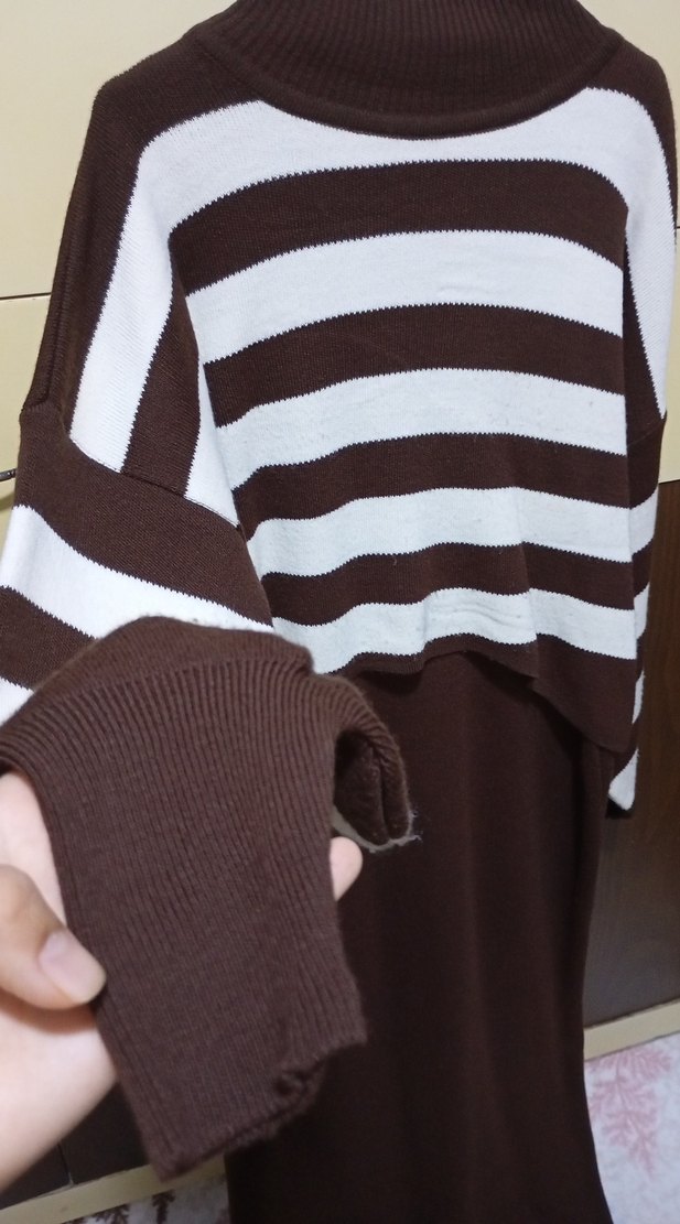 Uzun Kollu Kahverengi Çizgili Örgü Kazak - Görsel 3