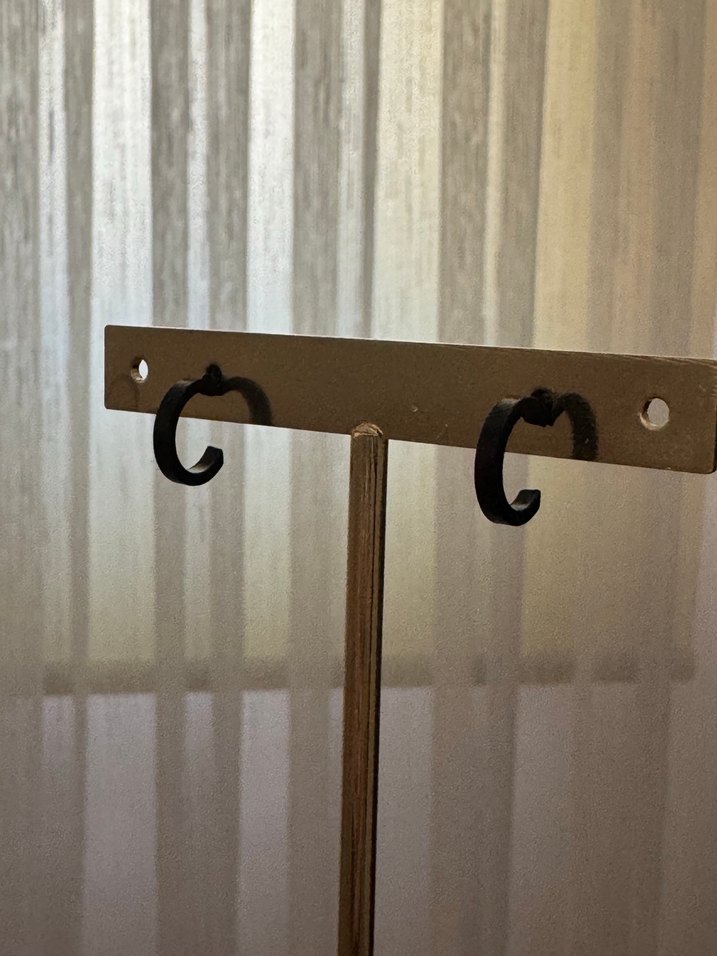 Siyah Minimal Halka Küpe  Unisex - Görsel 2