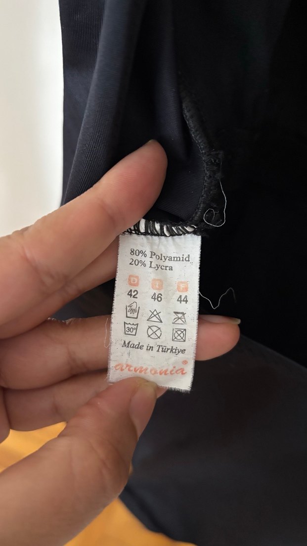 Siyah Kadın Spor Tarzı Mayo - Görsel 3