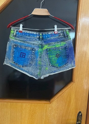 Kadın Çok Renkli Batik Desenli Mini Kot Şort - Görsel 3