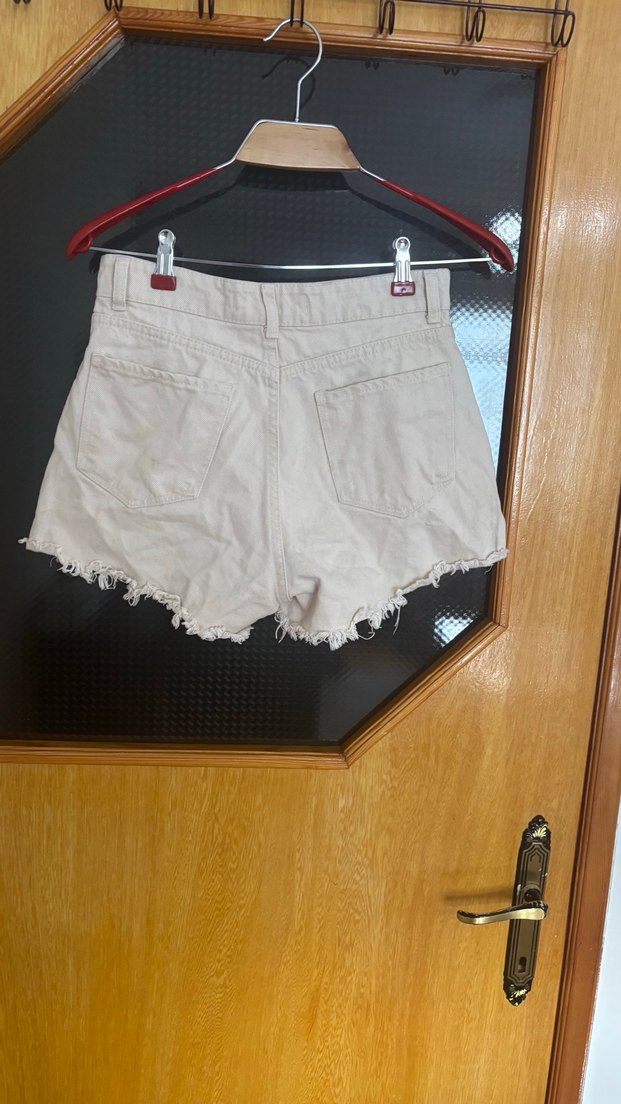 Kadın Krem Rengi Pamuklu Mini Denim Şort - Görsel 2