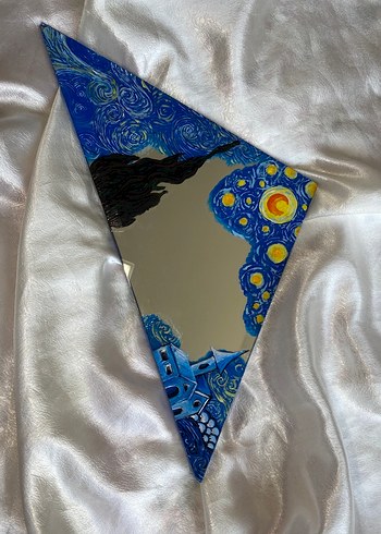 Yıldızlı geceler temalı el boyaması üçgen şekilli ayna - Görsel 4